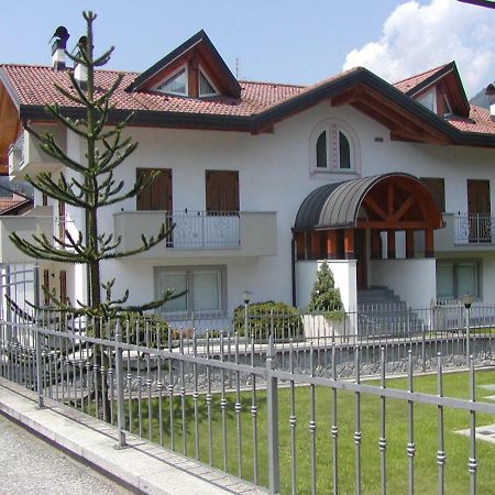 Monroc Apartments Коммеццадура Экстерьер фото
